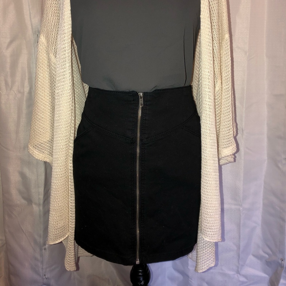 H&M black zip front skirt